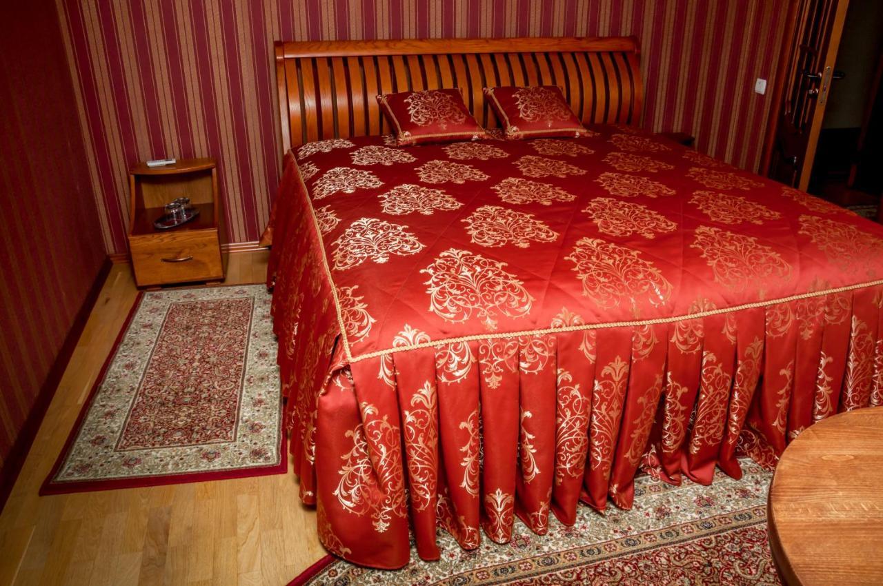 Maetok Country Club Hotell Petrovo Exteriör bild