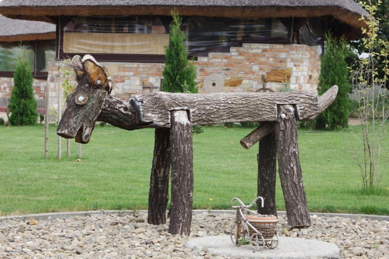 Maetok Country Club Hotell Petrovo Exteriör bild